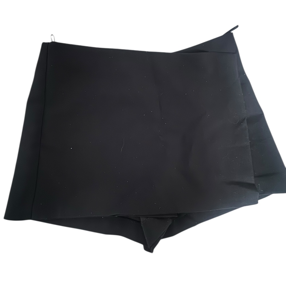 Zara Women's Black Skorts